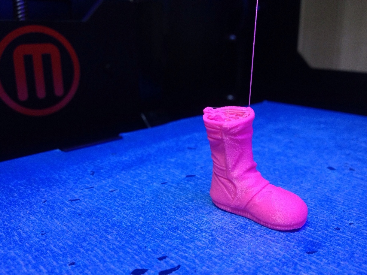 Отдам в хорошие руки 3d принтер MakerBot Replicator 2 Отдам в хорошие руки 3d принтер MakerBot Replicator 2