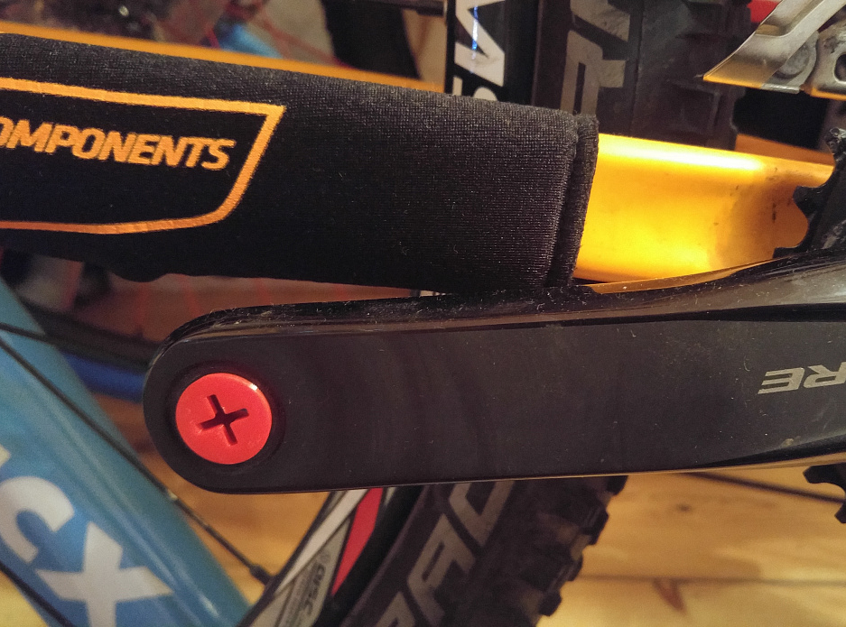 Bisiklet pedallarının altındaki dişleri korumak için tapalar (Plastik Aparattır!!!)