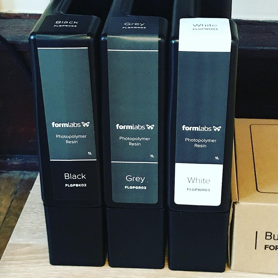 Продам полимеры для Form 2 (Clear, Gray, White, Black) и ванночки