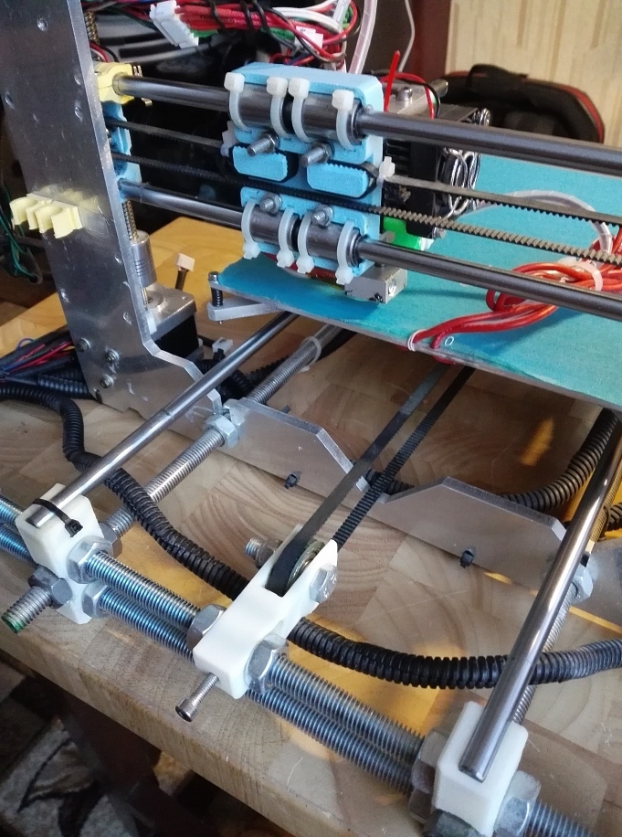 Продам принтер самопал Prusa i3 Продам принтер самопал Prusa i3