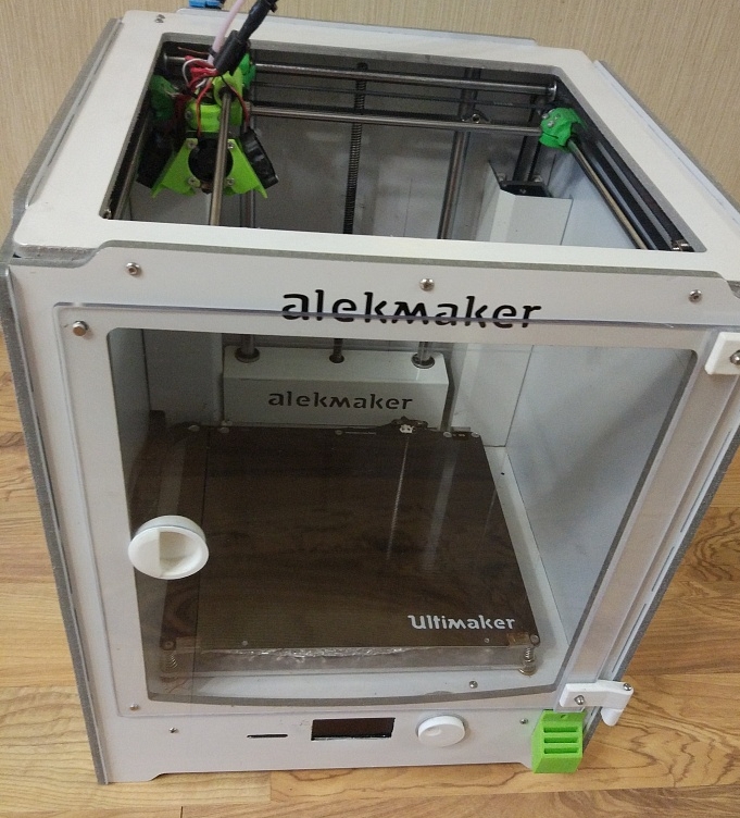 Продам Ultimaker 2 (Не полный оригинал)