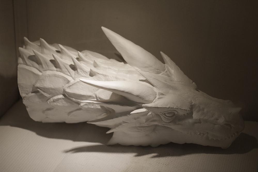 Продаю полуметровую голову дракона 