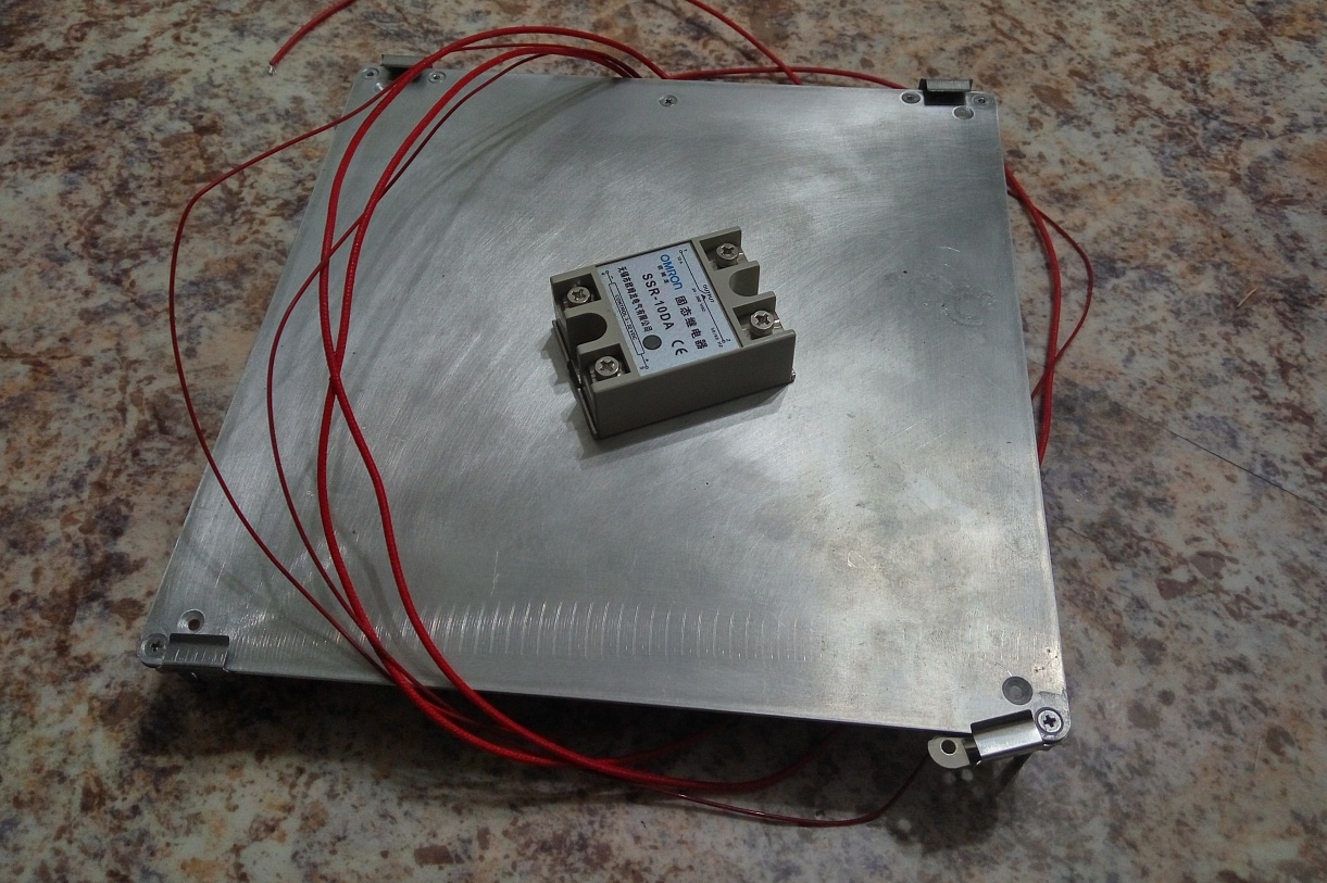 Алюминиевый стол с грелкой