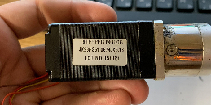 Помогите найти такой шаговый двигатель