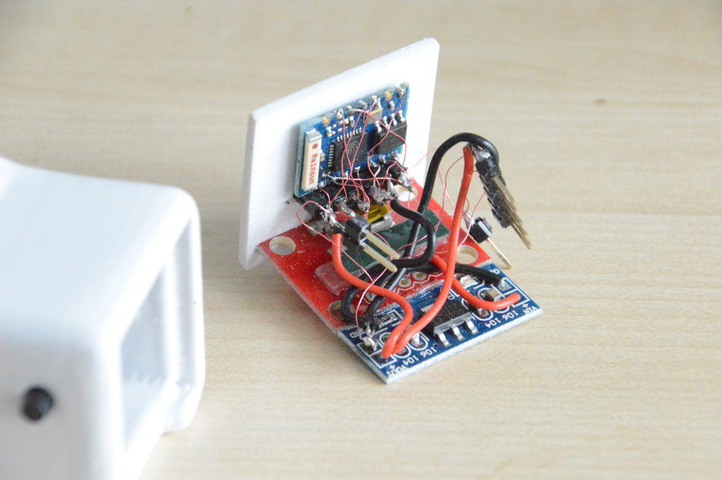 Masaüstü widget'ları için muhafaza (Plastik Aparattır!!!)