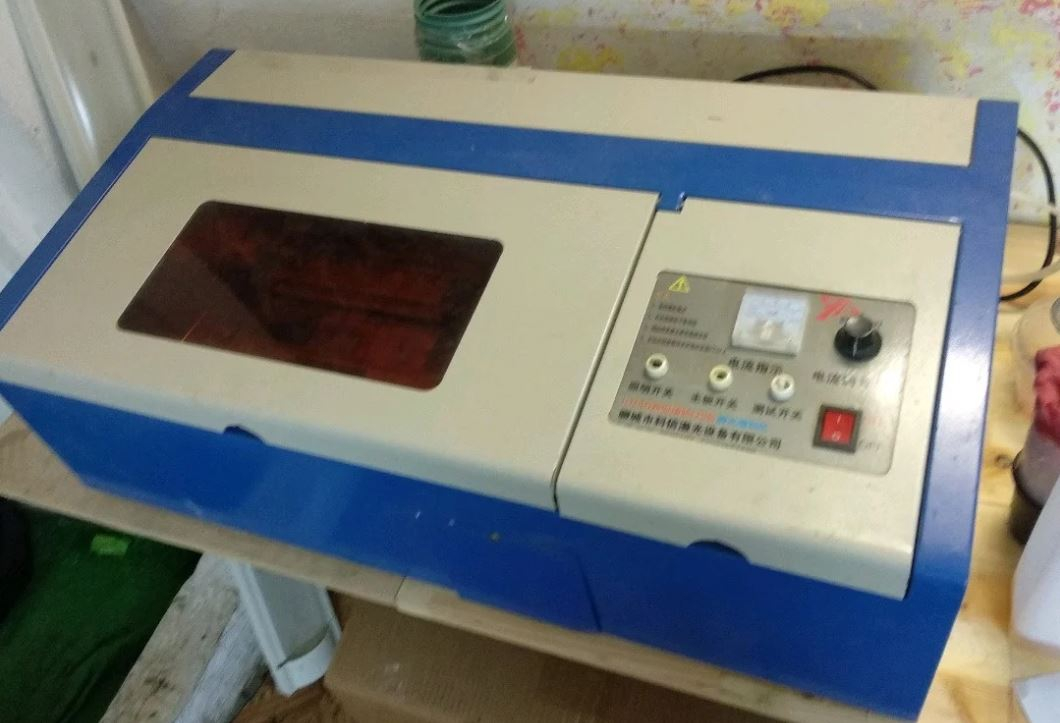 Продам лазерный станок гравер