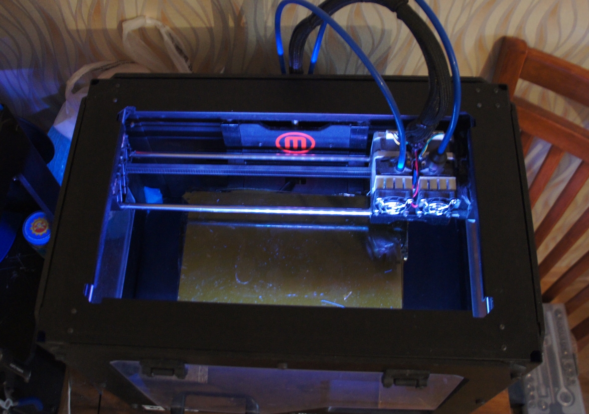 Продается MakerBot replicator 2X Продается MakerBot replicator 2X