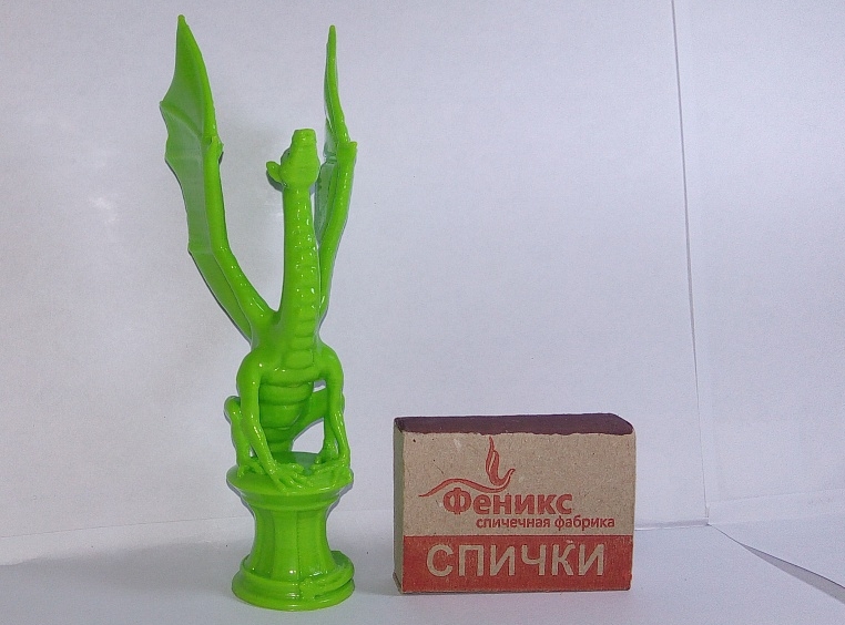 Дракон на тумбе