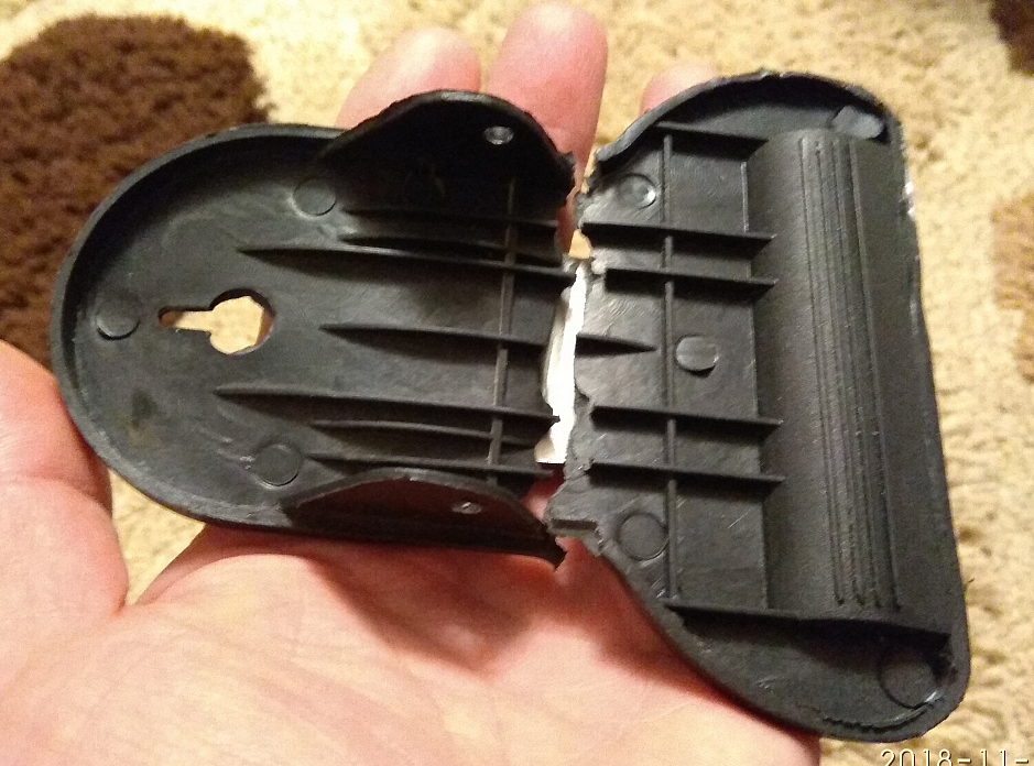 Mandal üzerinde masa lambası için ayak (Plastik Aparattır!!!)