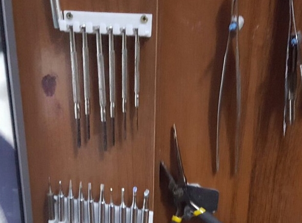 6 tornavida için duvara montaj aparatı (Plastik Aparattır!!!) 6 tornavida için duvara montaj aparatı (Plastik Aparattır!!!)