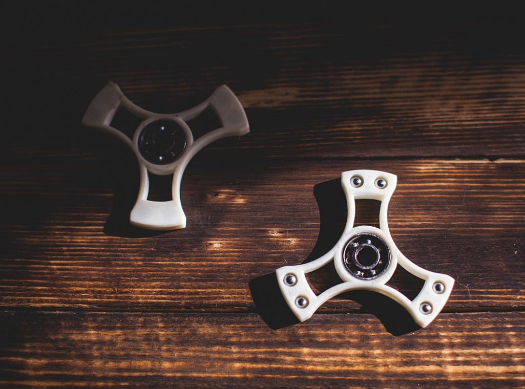 Вертушка / Спиннер / Finger spinner fidget toy