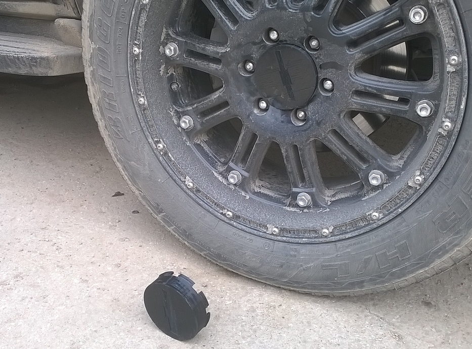chevrolet tahoe göbek kapağı (Plastik Aparattır!!!)