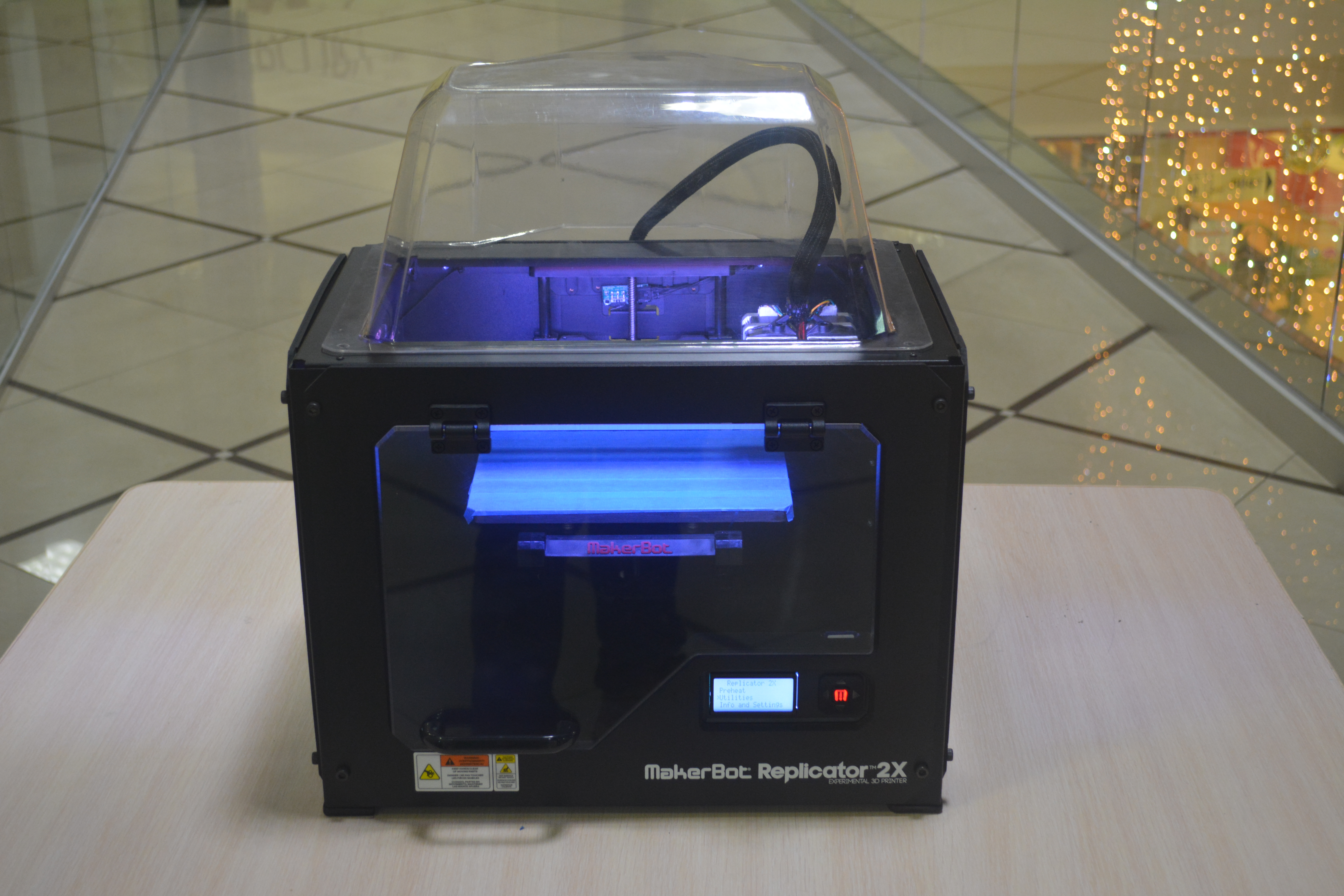 Продам Б/У принтер MakerBot2x