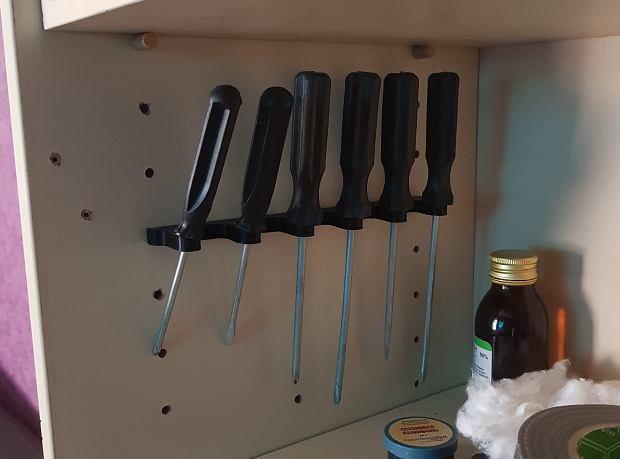 Yandan girişli tornavida tutucusu (Plastik Aparattır!!!)