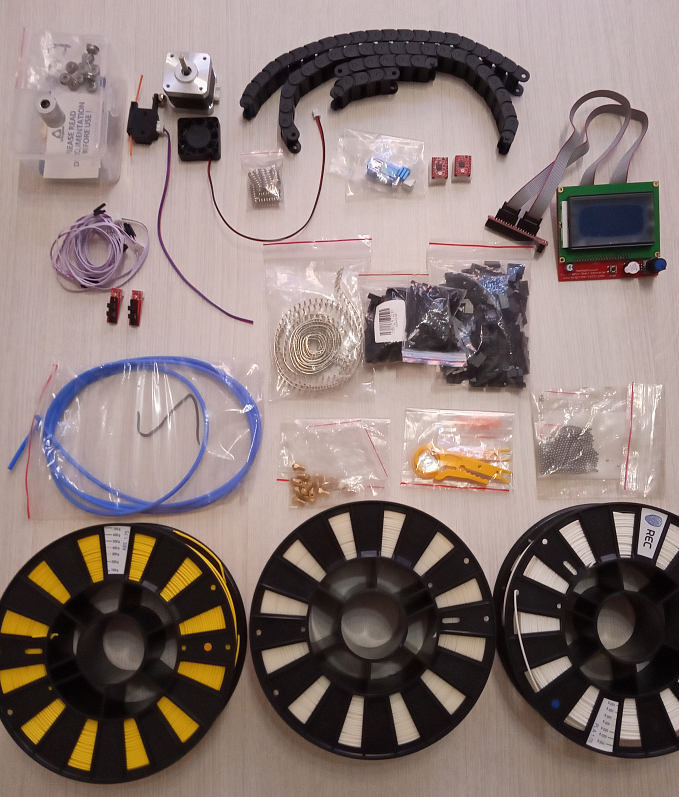 Re-D-Bot 300x300x300 на рельсах Re-D-Bot 300x300x300 на рельсах