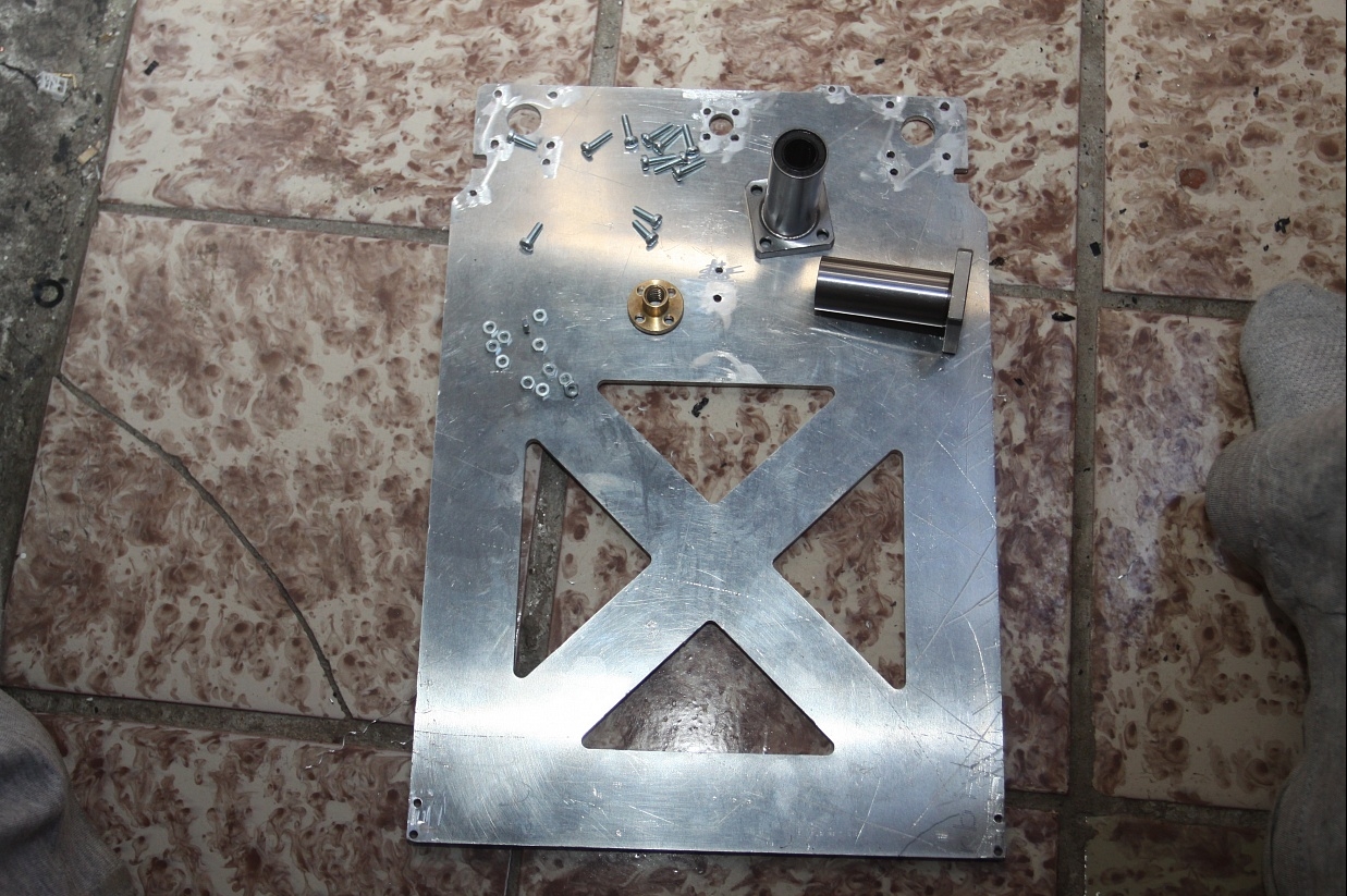 Алюминиевое основание для стола Ultimaker под heatbed MK2/MK3 Алюминиевое основание для стола Ultimaker под heatbed MK2/MK3