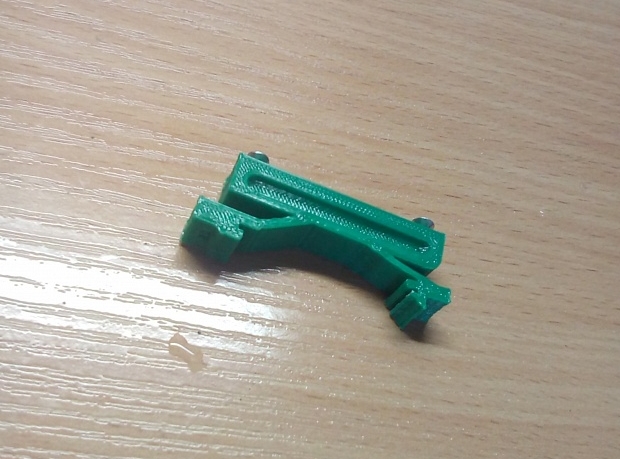 DIN rayına montaj (Plastik Aparattır!!!)