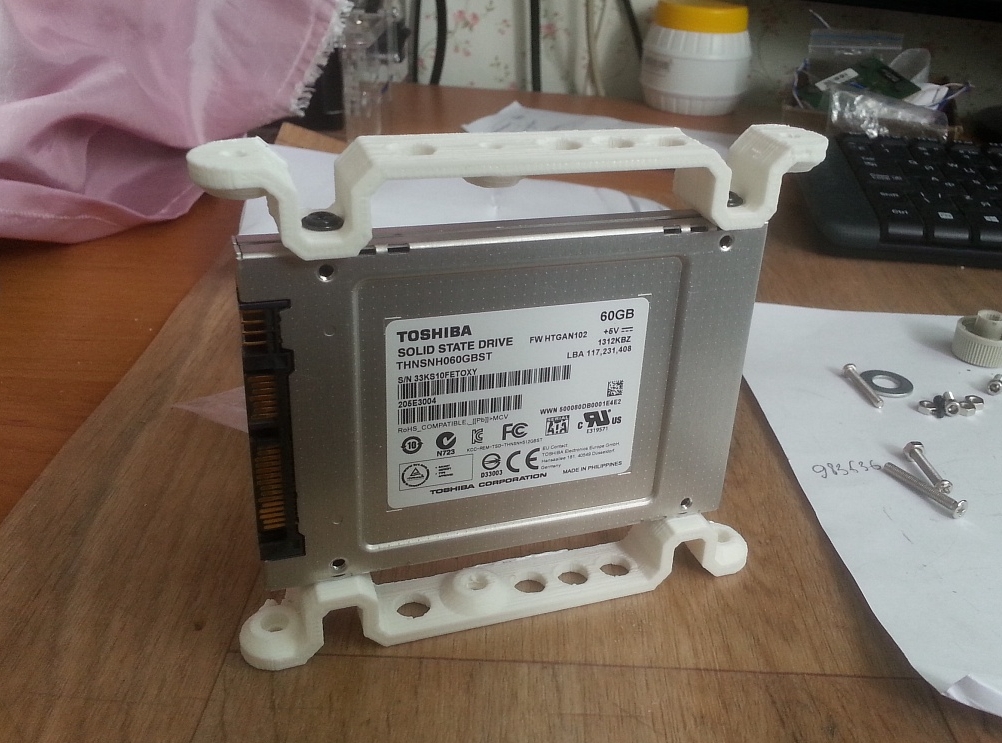 2,5" ile 3,5" arası SSD için adaptör (Plastik Aparattır!!!)