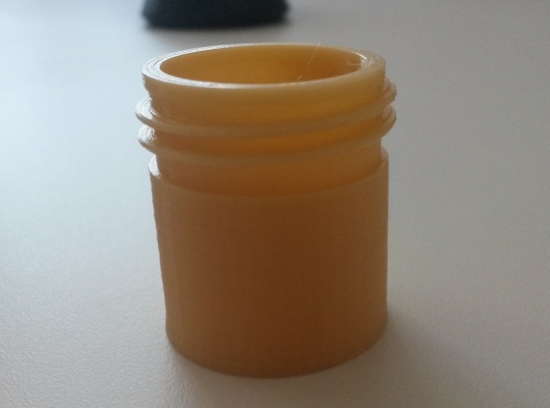 Vidalı kapaklı küçük şişe (Plastik Aparattır!!!)