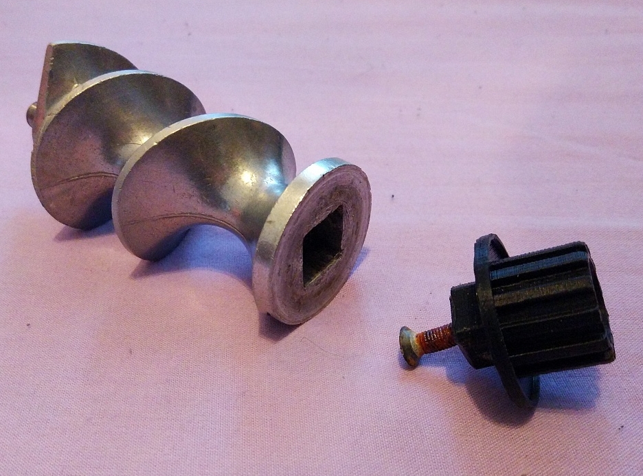 Zelmer kıyma makineleri için emniyet kavraması (Plastik Aparattır!!!)