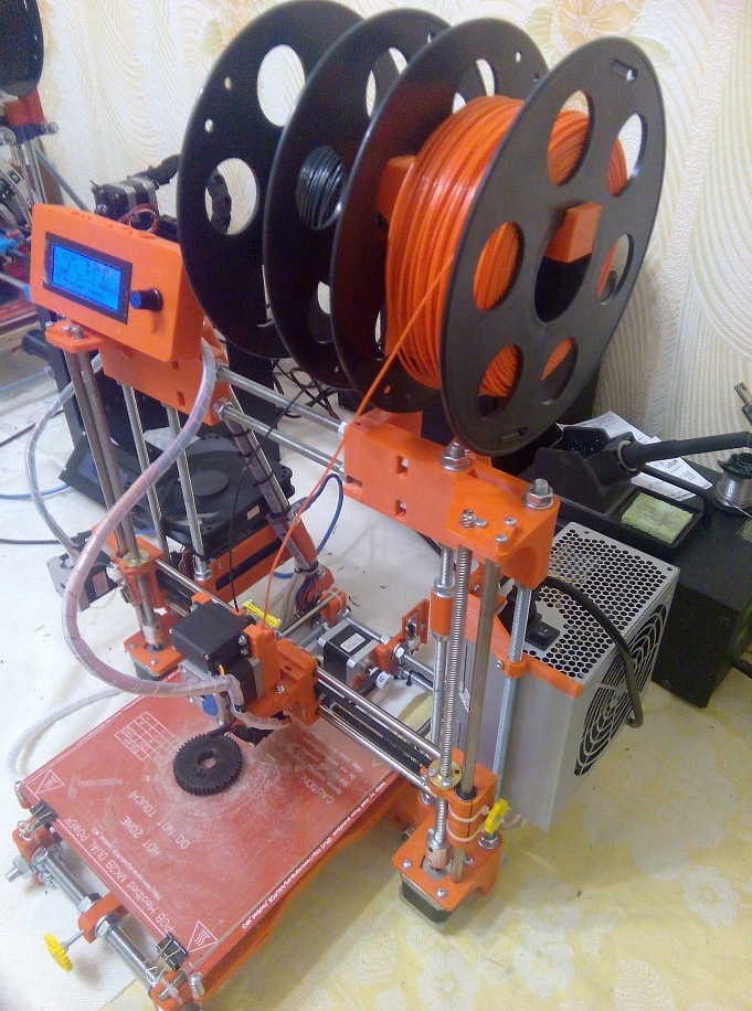 Принтер Prusa I3 с двойным экструдером Принтер Prusa I3 с двойным экструдером