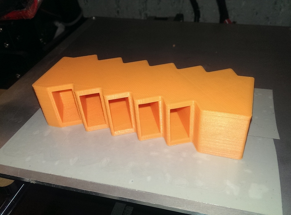 USB flash sürücüler ve SD hafıza kartları için HUB. (Plastik Aparattır!!!)