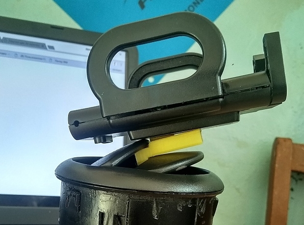 telefon tutucusunu yuvarlak hava kanalına bağlamak için adaptör (Plastik Aparattır!!!)