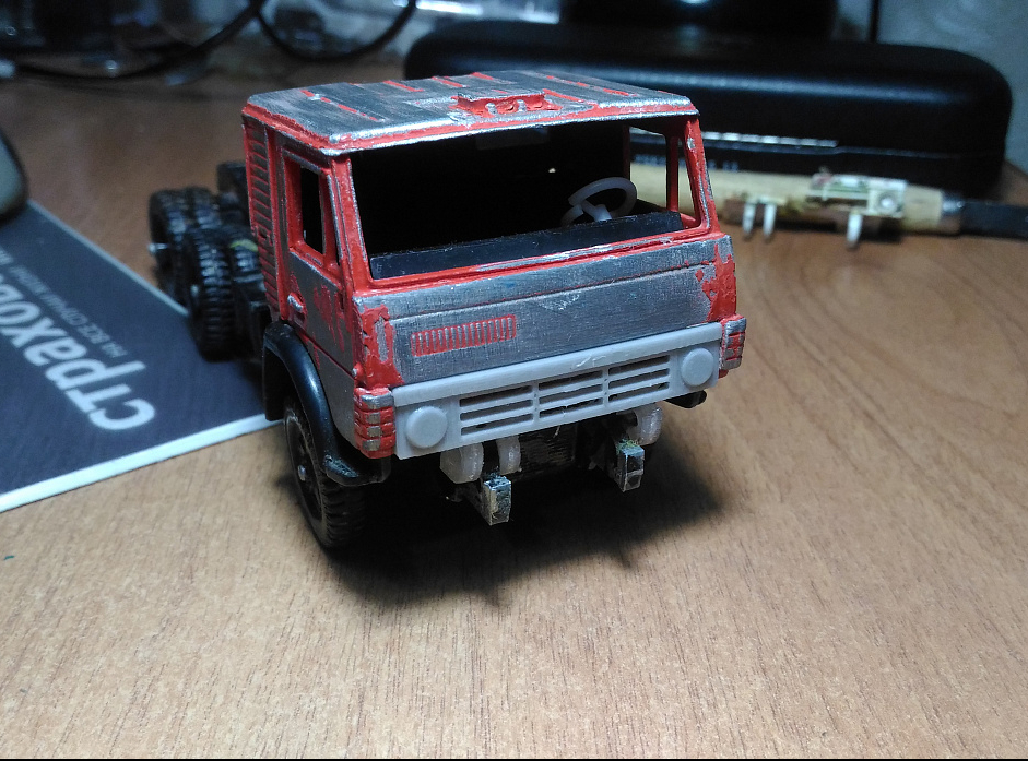 Elekon'dan taksi Kamaz için Remkomplekt 1:43 (Plastik Aparattır!!!)