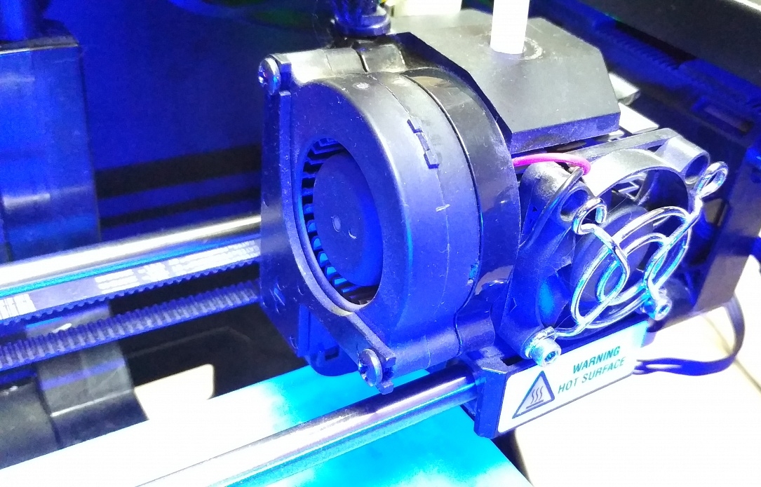 3D Принтер MakerBot Replicator 2 3D Принтер MakerBot Replicator 2