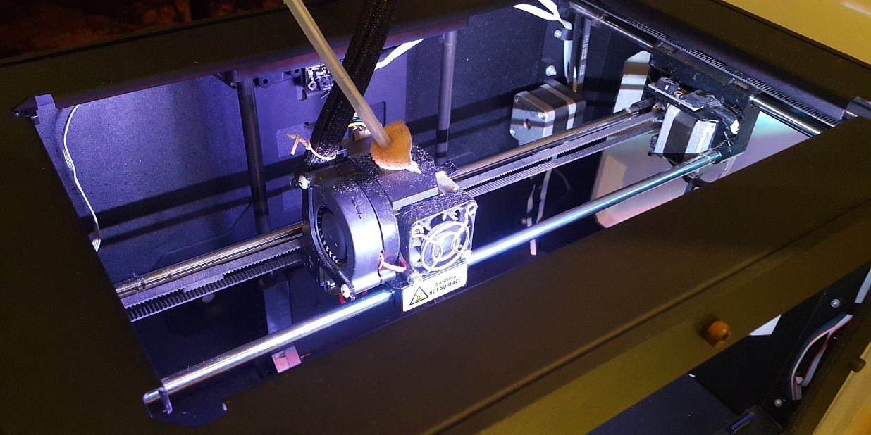 Продам Makerbot Replicator 2