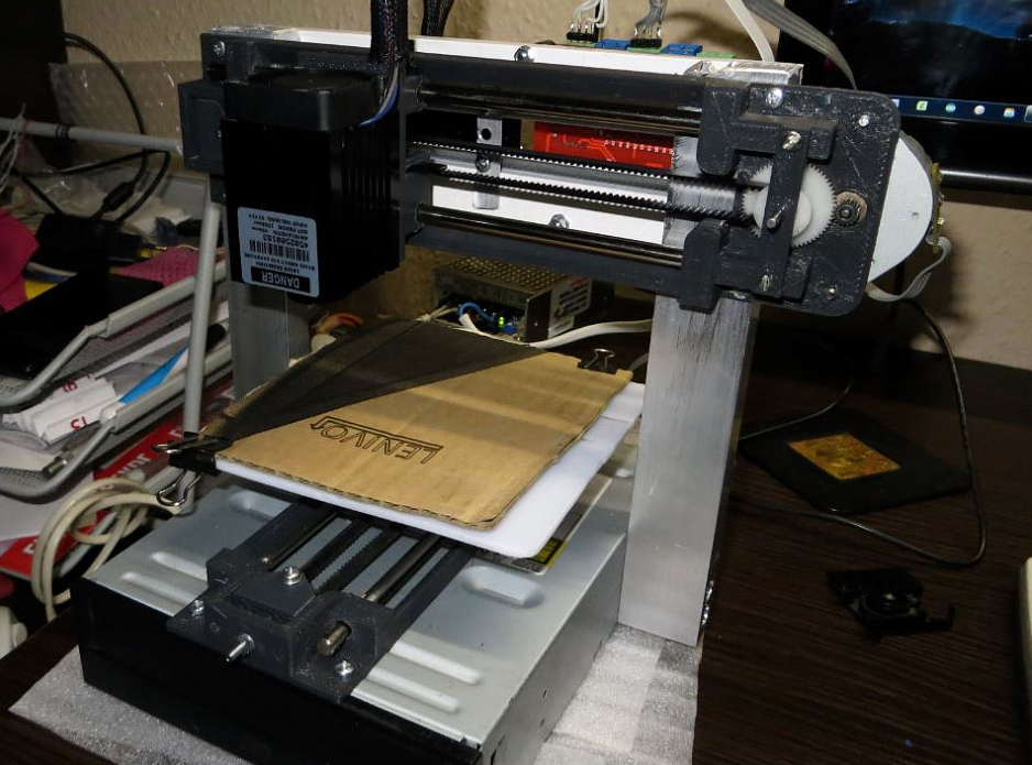 Что можно сделать из старого лазерного привода 3d модель Линейная ось для лазерного гравера с рабочим хотом 100 мм для 3d принт