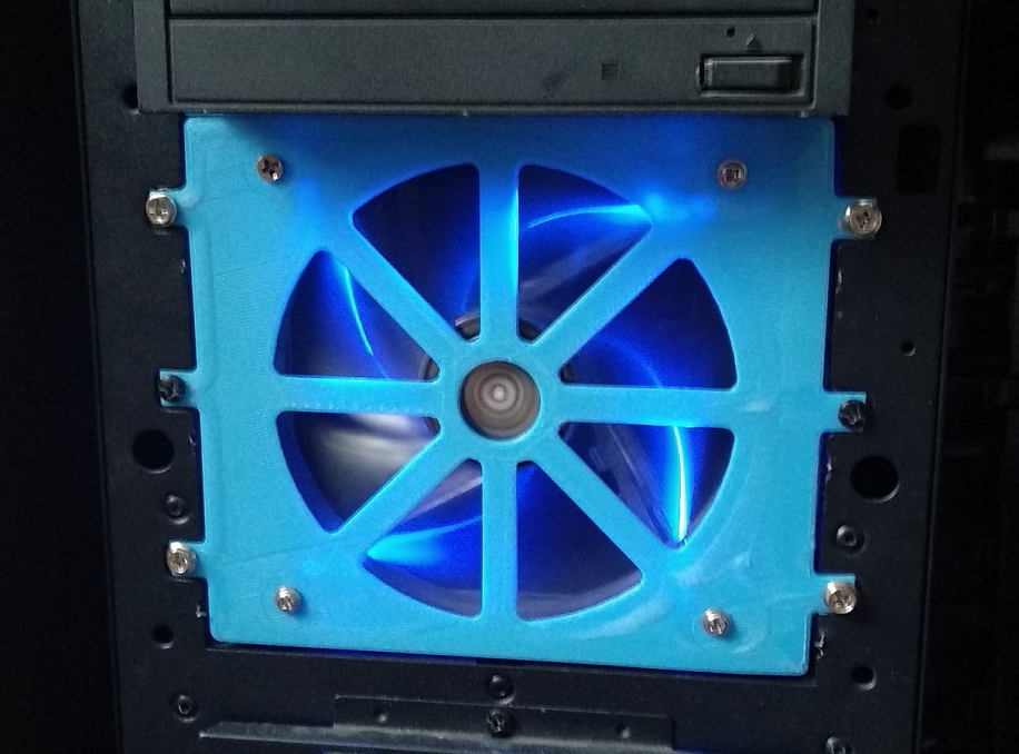 120 mm fanlı 5,25 kapak [Zalman Z9 Plus] (Plastik Aparattır!!!)