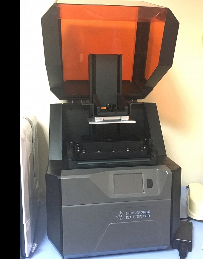 Продаем фотополимерный 3D принтер Flashforge Hunter