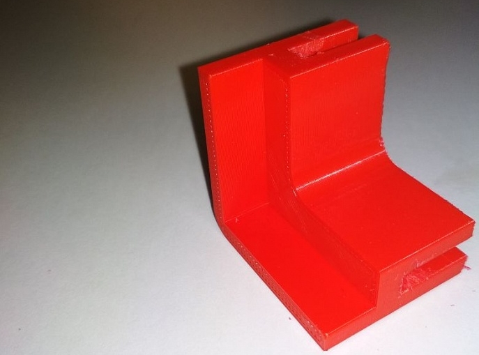 Akvaryum için cam köşesi (Plastik Aparattır!!!)