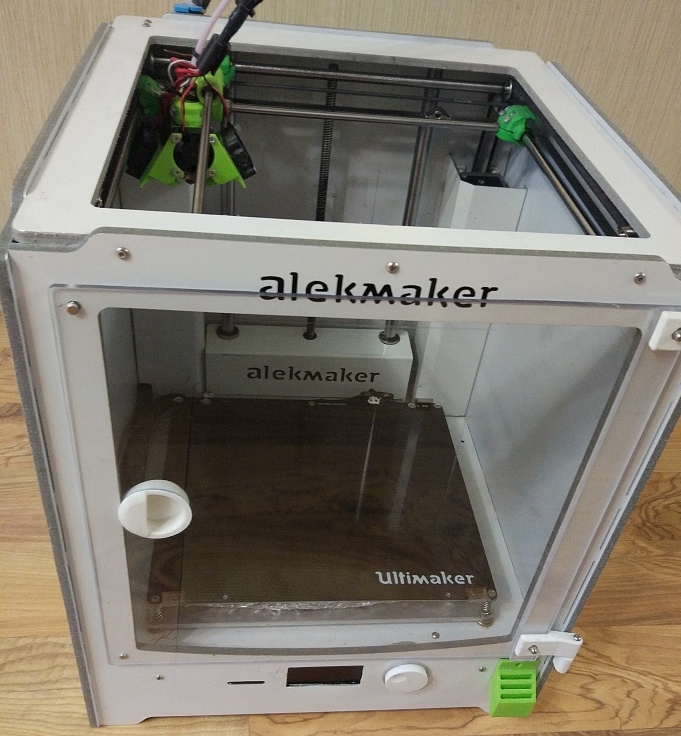 Продам Ultimaker 2 (Не полный оригинал)