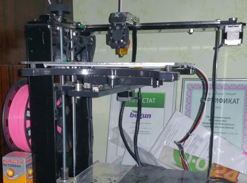 Продам принтер The MakerGear M2 Продам принтер The MakerGear M2