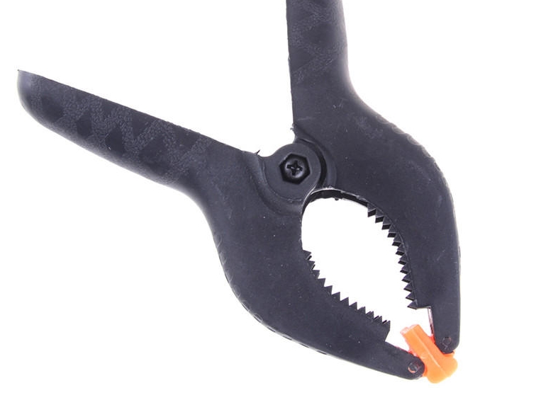 6 inçlik kelepçenin hareketli çenesi (Plastik Aparattır!!!)