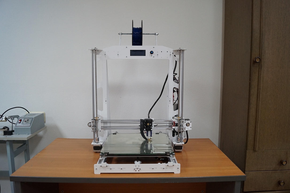 BiZon Prusa i3 Steel 300мм на 300мм BiZon Prusa i3 Steel 300мм на 300мм