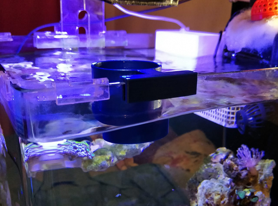 Mini akvaryumda kuru yem besleyici (Plastik Aparattır!!!)