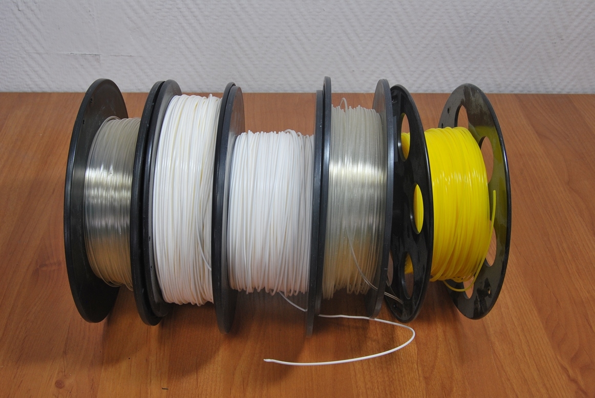 родажа ненужных катушек PLA (разных марок) 1,75 (около 3 кг) разных цветов.