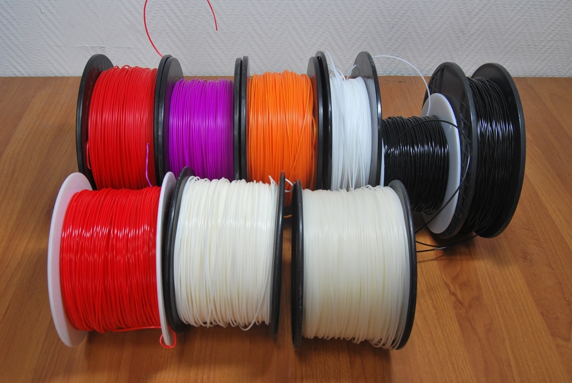 Продажа ненужных катушек ABS (разных марок) 1,75 (около 7 кг) разных цветов.