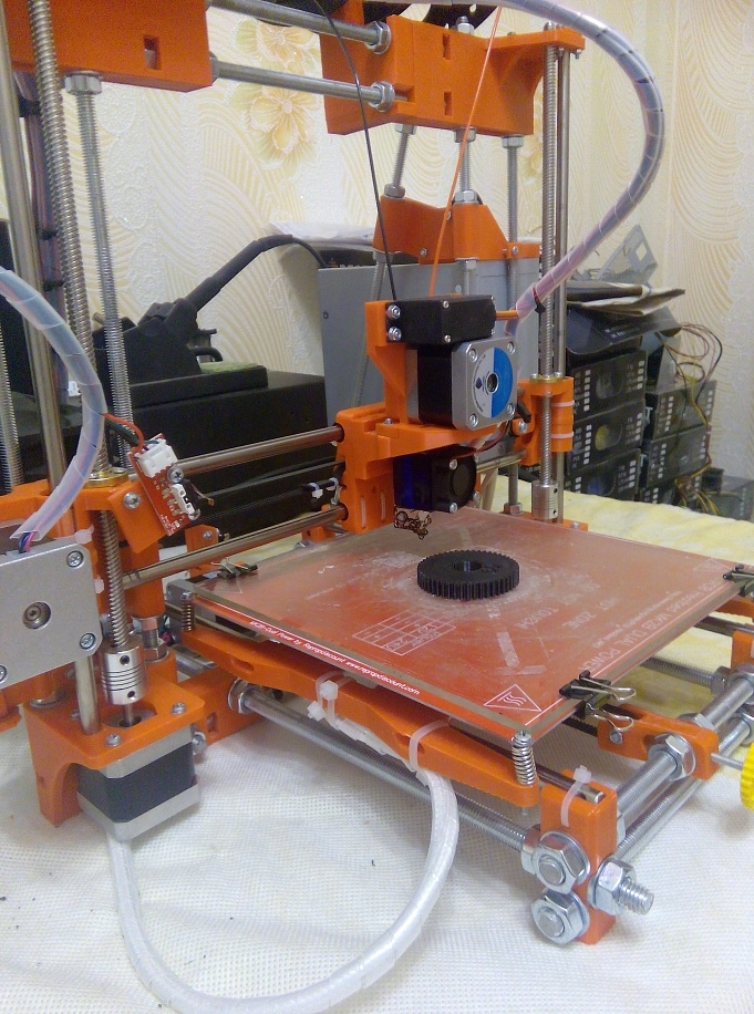 Принтер Prusa I3 с двойным экструдером Принтер Prusa I3 с двойным экструдером