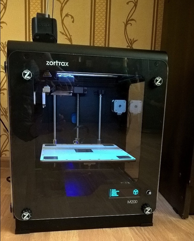Продам принтер Zortrax M200 Продам принтер Zortrax M200