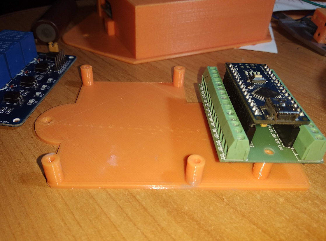 röle modülünün ve arduino nano'nun montajı (Plastik Aparattır!!!)