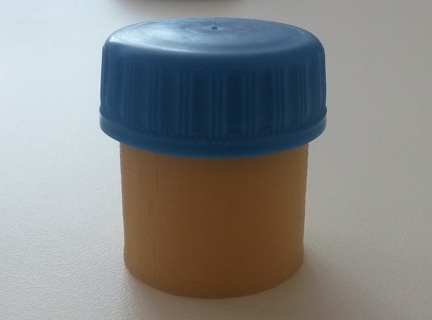 Vidalı kapaklı küçük şişe (Plastik Aparattır!!!)