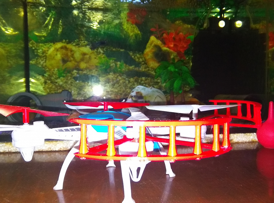 Bilinmeyen bir quadcopter'in bıçaklarının veya bir saksıdaki çitin korunması))) (Plastik Aparattır!!!)