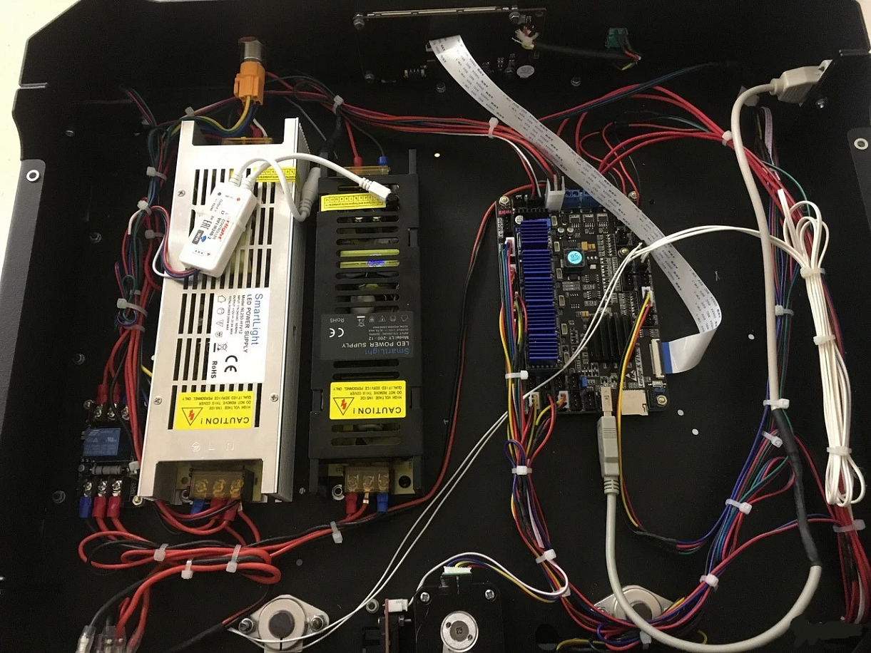 Продам UNI новый 