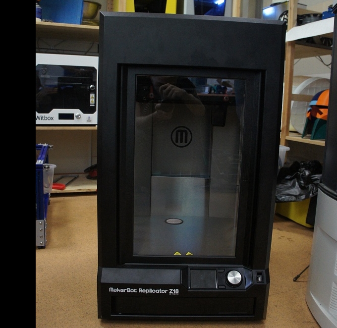 Продам Makerbot Z18 Продам Makerbot Z18
