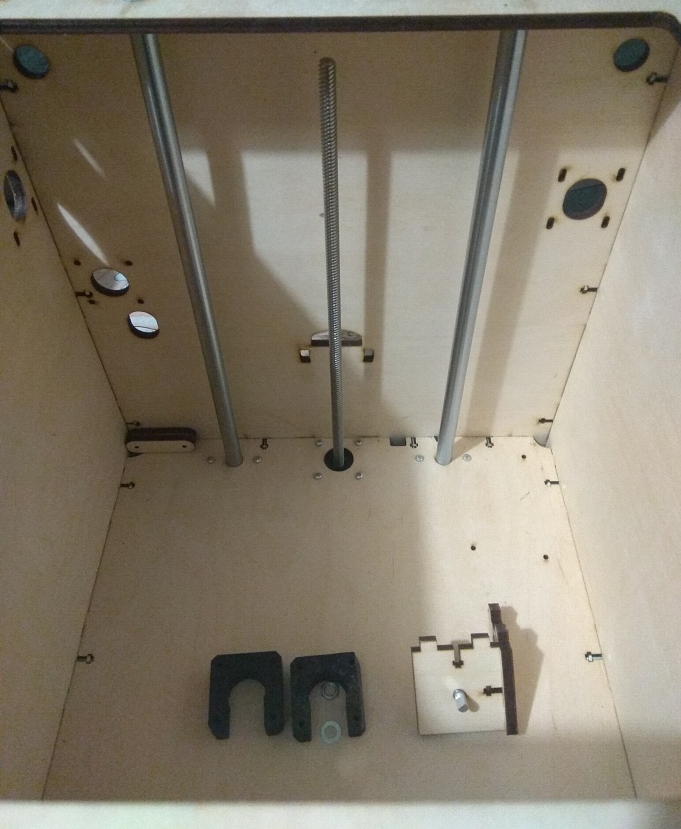 Корпус фанерный продам я. 