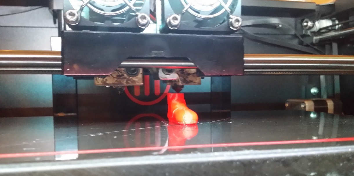 Знаменитый американский 3D Принтер MakerBot Replicator 2X 2 экструдера + 6 катушек пластика Знаменитый американский 3D Принтер MakerBot Replicator 2X 2 экструдера + 6 катушек пластика